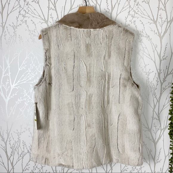 ALFRED DUNNER Reversible Faux Fur First Frost Vest NWT 14 Soft Warm - Picture 8 of 16